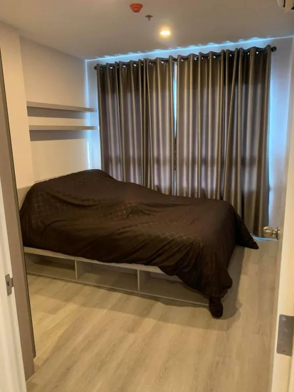 For rent elio sathorn-wutthakat Lots of usable space brand new furniture Plus get a view of the city. Hurry up to reserve.