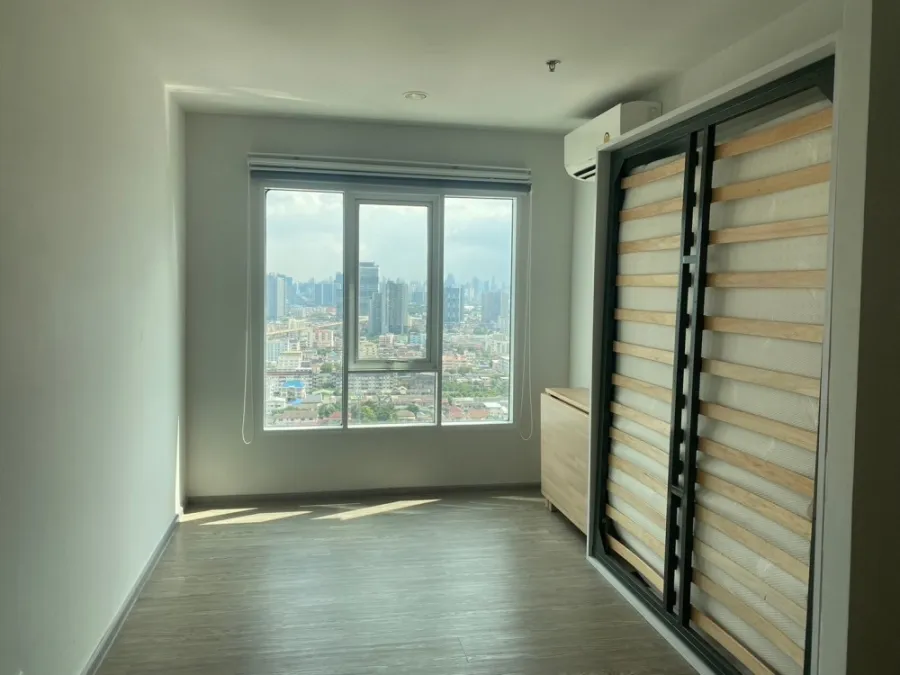 For sale, for rent, Regent Home Bang Son Phase 2, beautiful room, good view, sharing a wall with an adjacent room on only one side, must arrange.