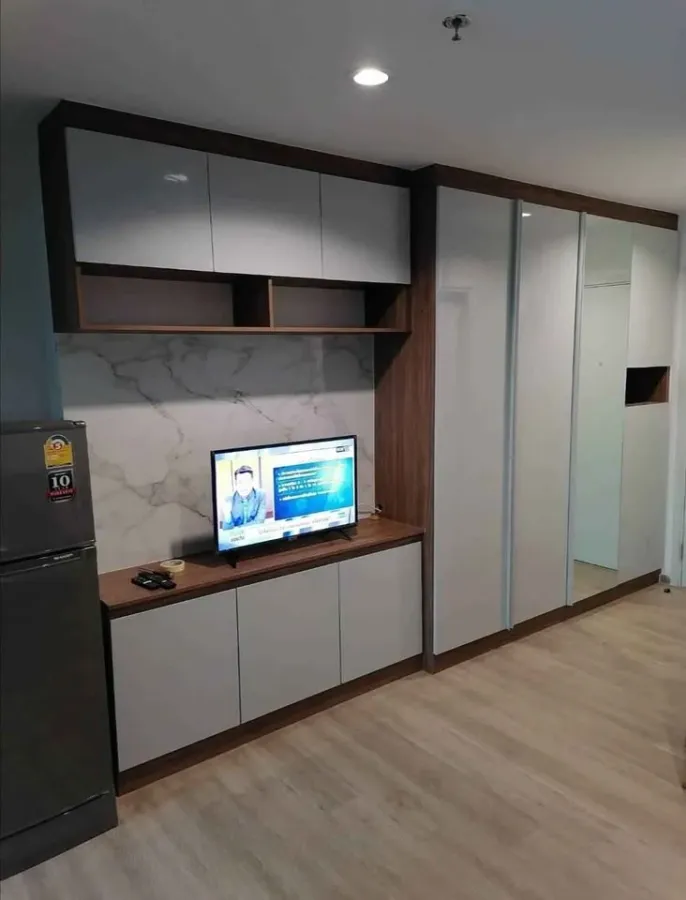 For rent: Regent Home Bangson Phase 2. Unobstructed view, built-in furniture, partitioned rooms, view of the BTS Skytrain. Book now!