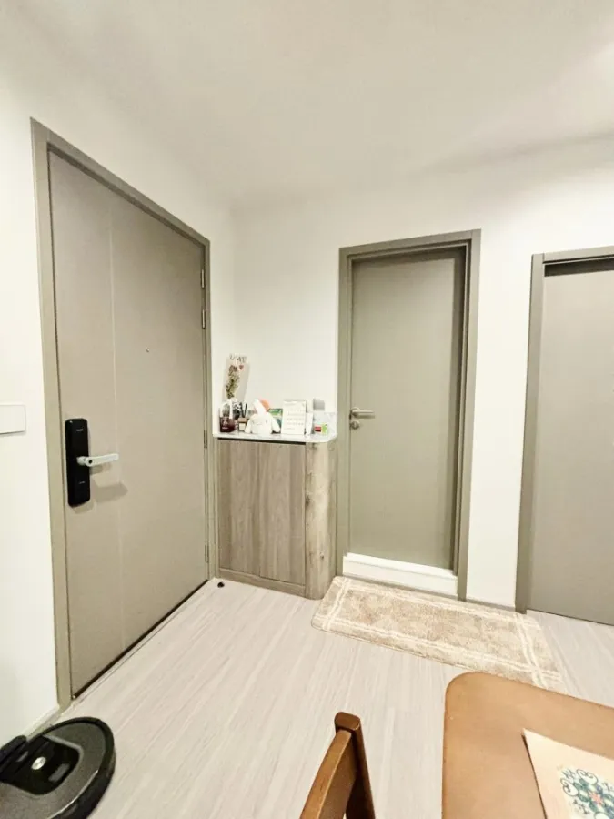 For rent Life Asoke Hype ห้องแต่งน่าอยู่ บิวอิ้นตู้เสื้อผ้าใหญ่ ที่เก็บของจุกๆ คุณต้องไม่ควรพลาด