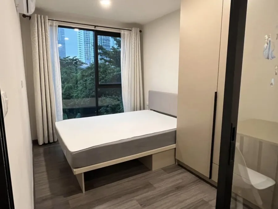 For rent Flexi sathorn-charoennakorn ห้องมุม private อยู่สบาย มีประตูกั้นเป็นสัดส่วนทุกโซน จองเลย
