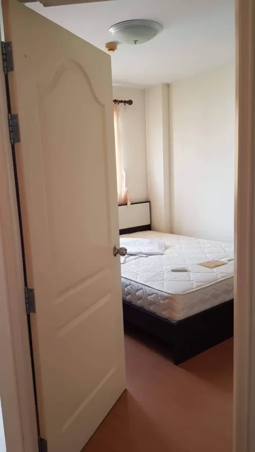 For rent: Lumpini Condo Town Rattanathibet. Nice room, great price! Book now!
