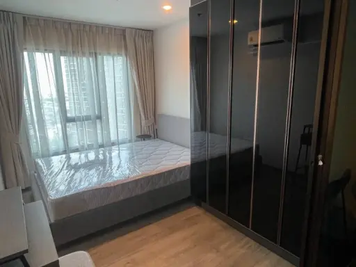 For rent: Regent Home Wutthakat condo, beautifully decorated with high-quality built-in furniture. Excellent value! You shouldn't miss this opportunit images