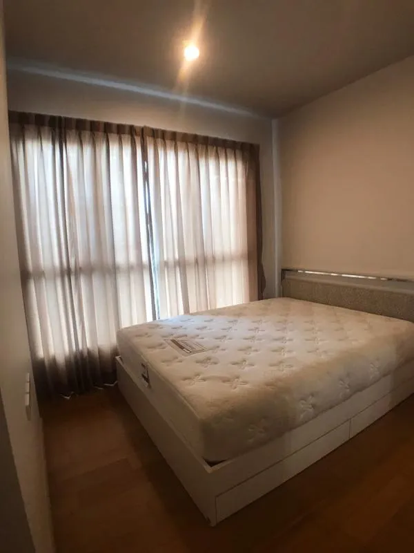 For sale, for rent, HIVE SATHORN, it's hard to find something more beautiful than this. City view, corner room, not connected to any other room, super