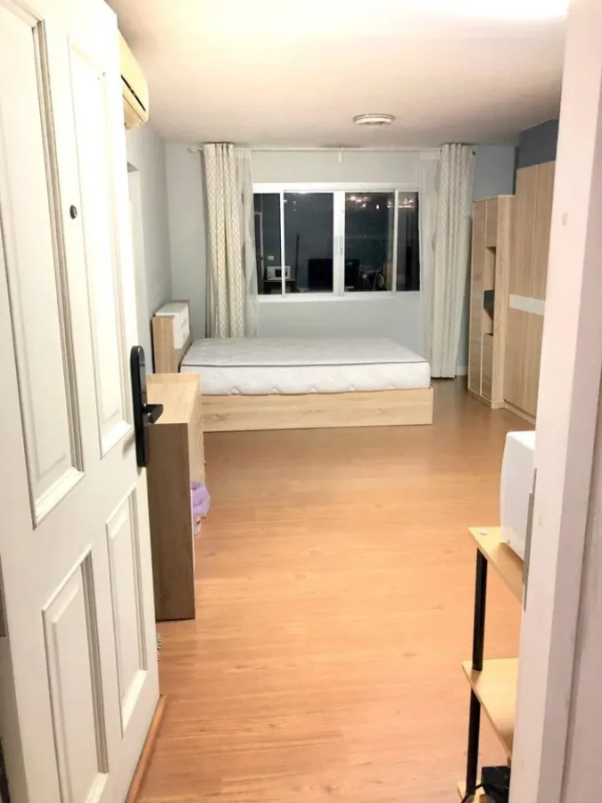 Condo for rent, One X Sathorn-Narathiwat, beautiful room, pool view, fully furnished !!