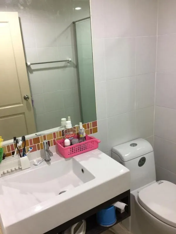 Condo for sale "Den Vibhavadi", room size 41 sqm., 2 bedrooms, comfortable, easy to travel, near the airport, book now.