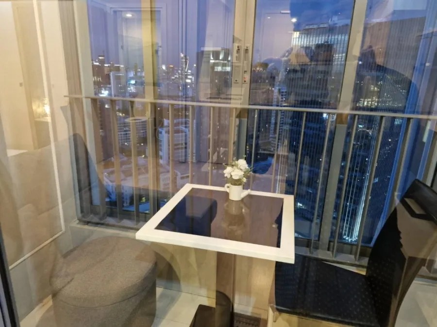 For sale/rent!! Condo Ideo Q Chula-Samyan Live luxuriously and higher than others with the highest floor with a great view. Urgent!!
