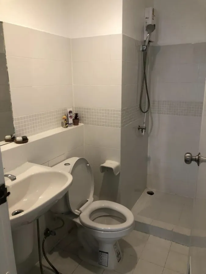 For rent, The Seed Chaengwattana, corner room, well decorated, very inviting, plus complete electrical appliances If interested, reserve quickly.