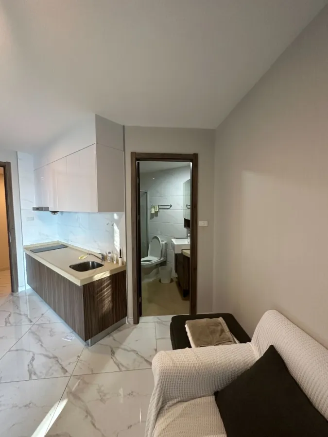 Condo for rent, Artisan Ratchada, high floor, great city view The partition room is a good proportion like this. Hurry up to reserve it.