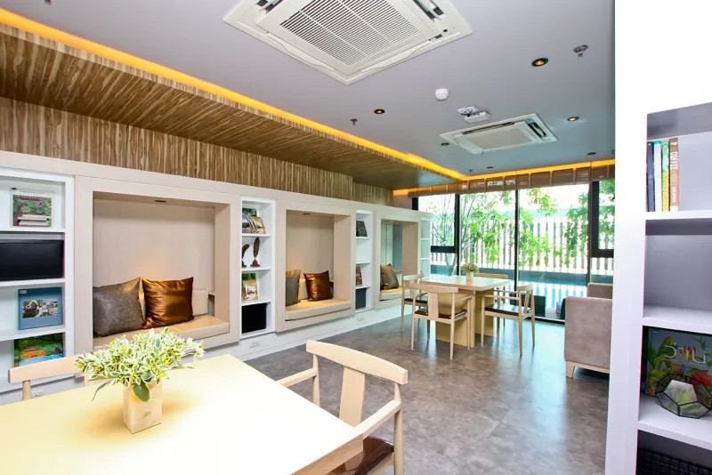 ให้เช่า The Stage Taopoon Interchange ห้องพร้อมอยู่ เฟอร์พร้อม ชั้นสูง หิ้วกระเป๋ามาได้เลย+++