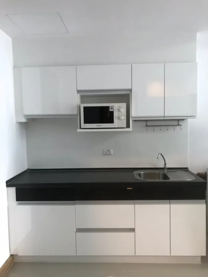 Condo for rent, Supalai River Resort, north side, studio room. View of the Chao Phraya River. Don't wait.