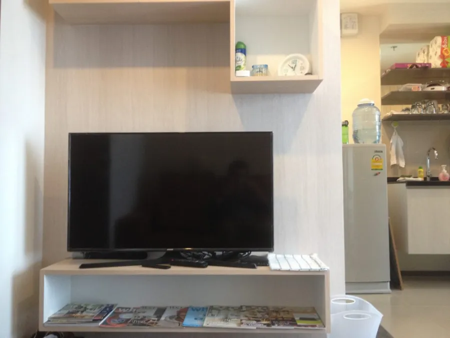 For rent or sale The BASE Park East, 19th floor, open view, room comes with furniture. complete electrical appliances Hurry up to reserve today.