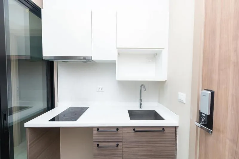 Condolette Midst Rama 9 for rent, fully furnished, in a prime location in the heart of the city. With the beauty that everyone will fall in love with, book now.