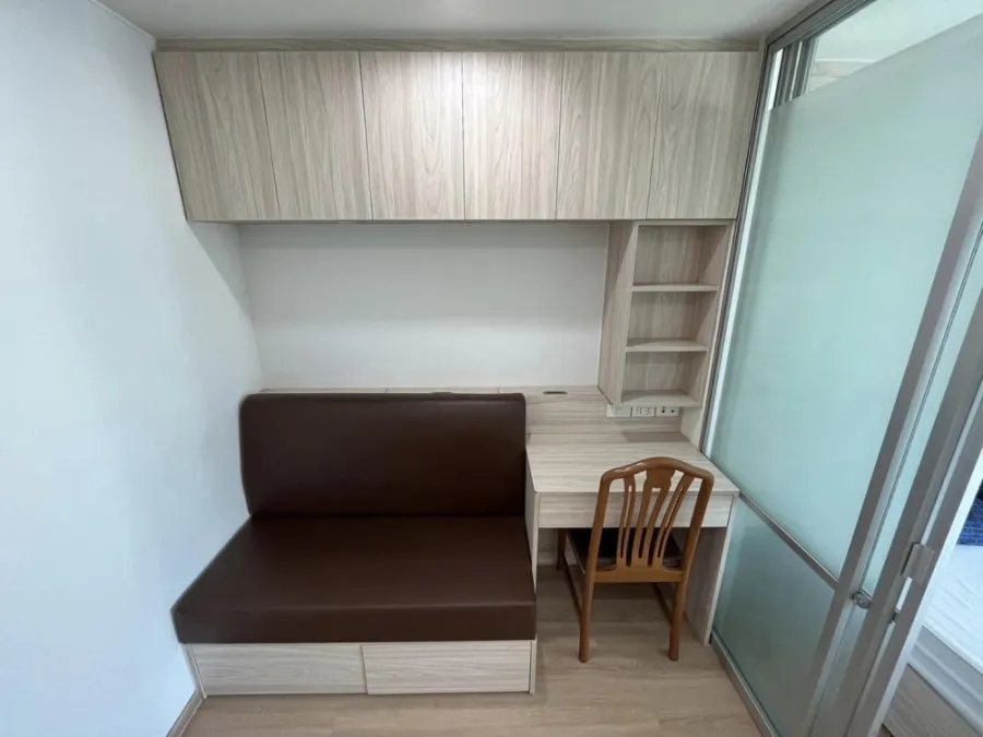 For rent, LPN VILLE On Nut-Pattanakarn, build-in room, beautiful decoration, lots of storage, clean, ready to move in, book now.