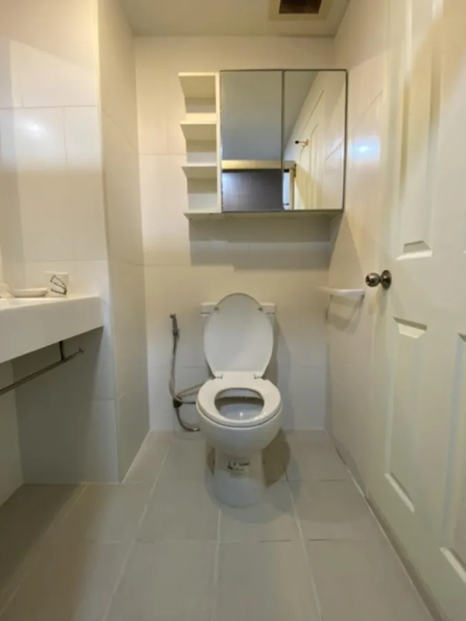 For rent!! Condo U Delight @ On Nut Station, 10th floor, pool view. Fully furnished Ready to move in!!