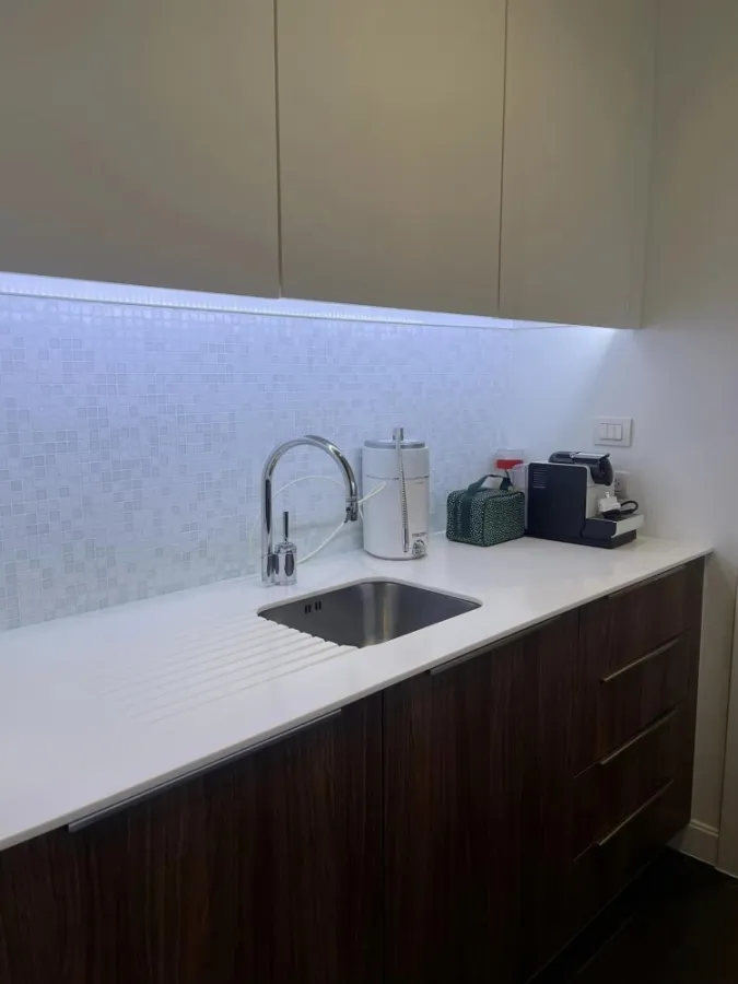 For rent, 185 Ratchadamri, the most popular furniture, full of huge wardrobes. The room is ready Hurry up to reserve now.