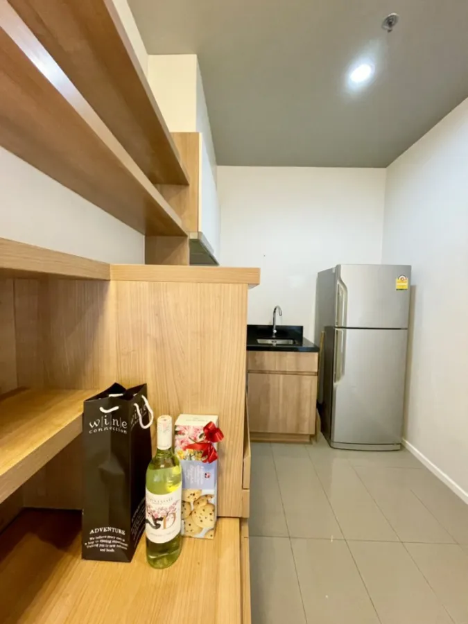 For rent urgently!! Condo Blocs 77, room no. 291/392, 24th floor, pool view Fully furnished, ready to move in. Don't miss it!!