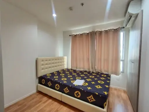 For sale: Lumpini Park Phetkasem 98, a nice room, good location, fully furnished, just bring your bags and move in.