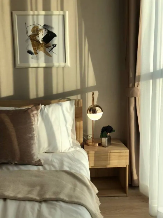 Condo for sale, Noble Revolve Ratchada 2, nice decorated room, 15th floor, high view, comes with a great price, hurry up and buy.