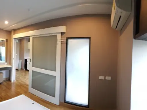 Baan Navatara for sale, 2nd floor, corner room, spacious room, comes with complete decorations. Book now, don't wait.