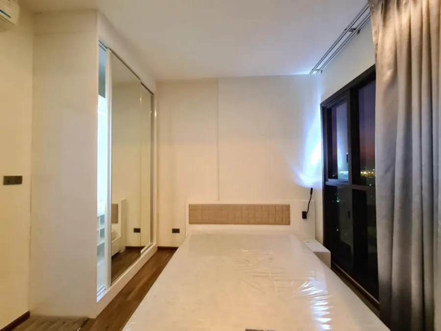 Urgent for rent !! Wyne Sukhumvit condo fully furnished And electrical appliances in a golden location, don't miss it !!