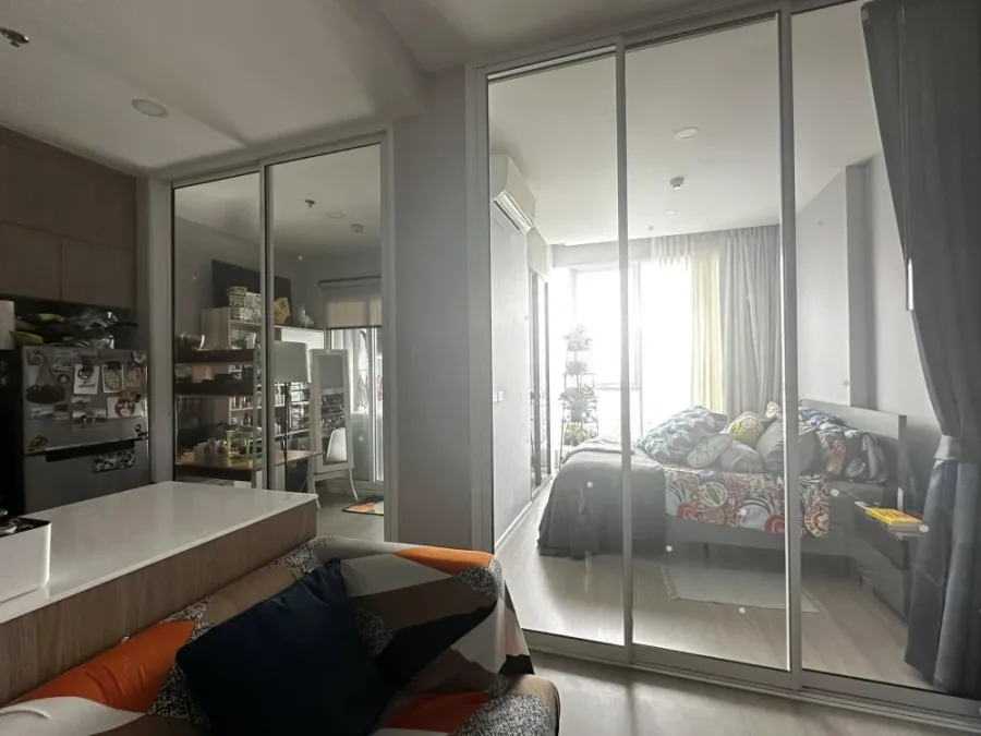 For sale, for rent, De Lapis Charan 81, 10th floor, fully furnished room, ready to move in, reserve now, don't miss out, hurry!
