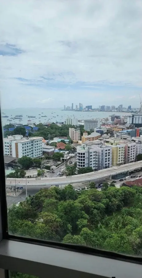 Selling Unixx South Pattaya, 2 bedrooms, great location, spacious living area, beautiful views. Book now!