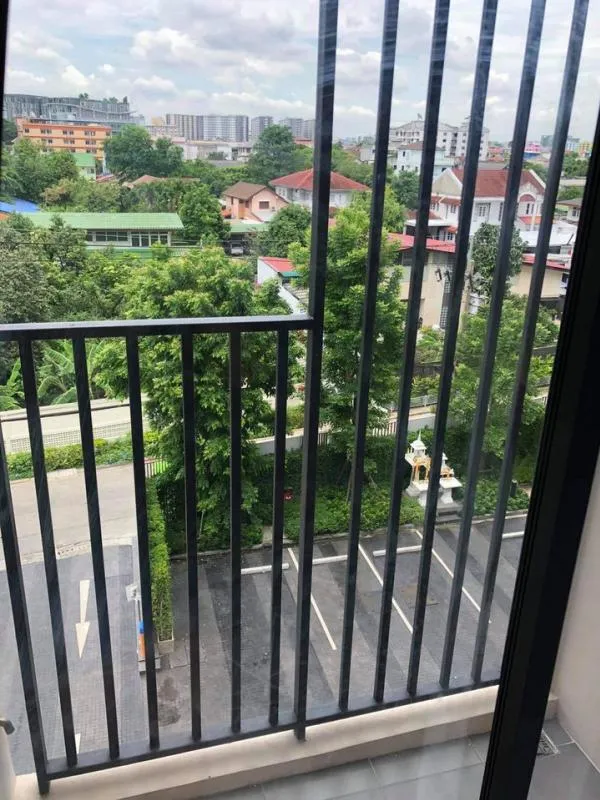 For rent KENSINGTON PHAHOLYOTIN 63 beautiful rooms at an affordable price. Meet your needs, book now.