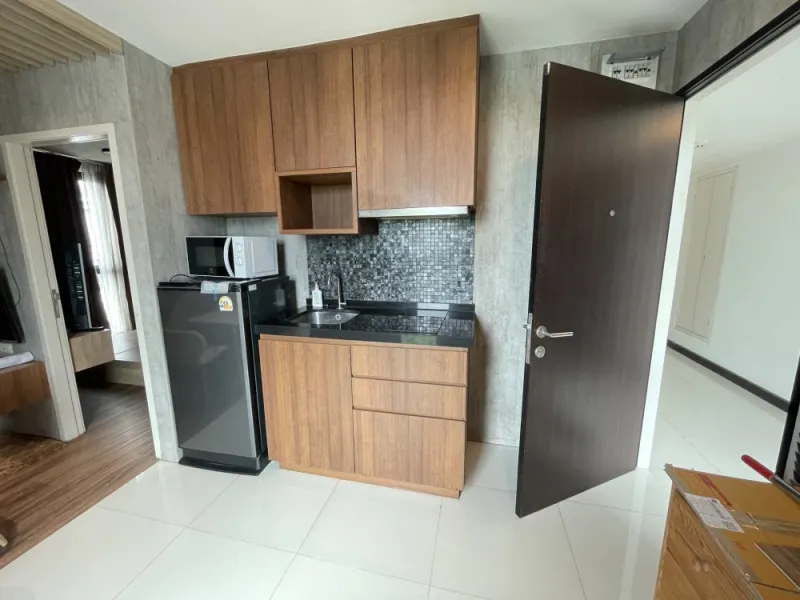 ให้เช่า!! คอนโด ชาโตว์ อินทาวน์ พหลโยธิน 32 ชั้น 8 ห้องมุม แต่งเฟอร์นิเจอร์ครบ พร้อมเข้าอยู่ได้เลย!!