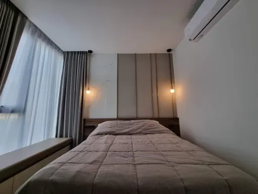 For rent, XT Phayathai, nice decorated room with walk in closet, first come first served, don't miss it.