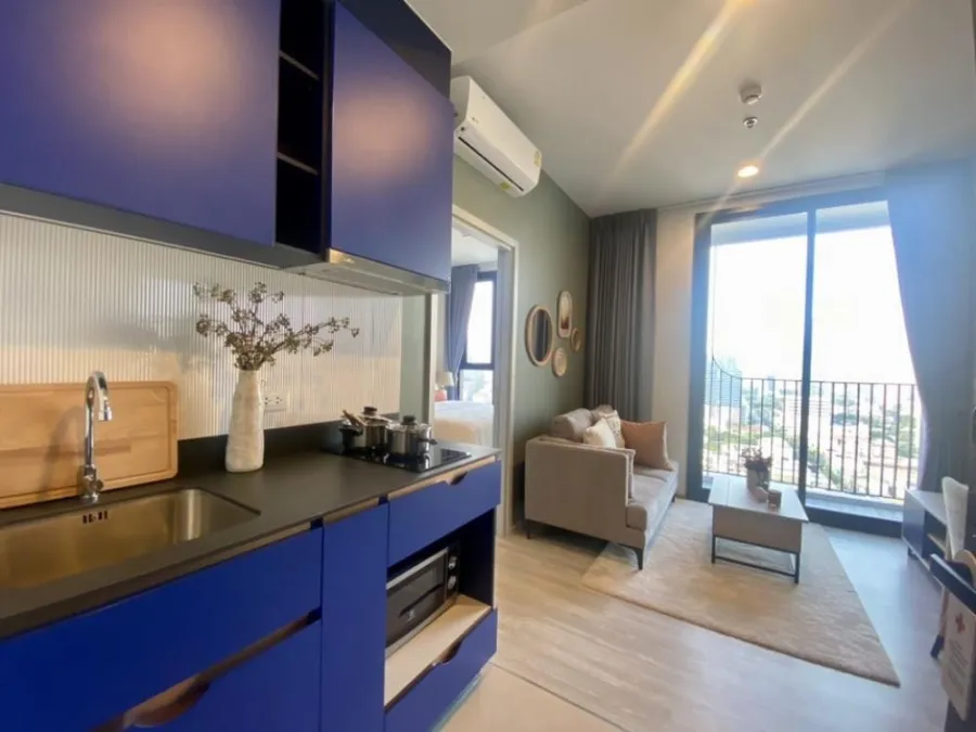 Condo for rent, XT Ekamai, beautiful room, high floor, good view, near BTS, convenient transportation, ready to move in, hurry and book now!