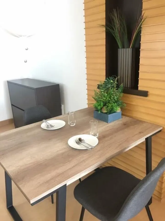 For rent: Plus 38 Hip, spacious room, comes with a comfortable sofa. There are chairs to admire the view in front of the balcony. Very good. Reserve q