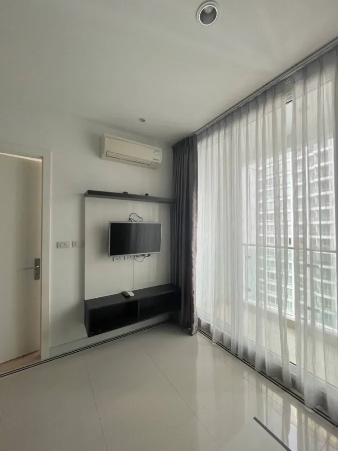 For rent!! Condo T.C. Green, 19th floor, nice room, complete with furniture and electrical appliances. Hurry and reserve now!!