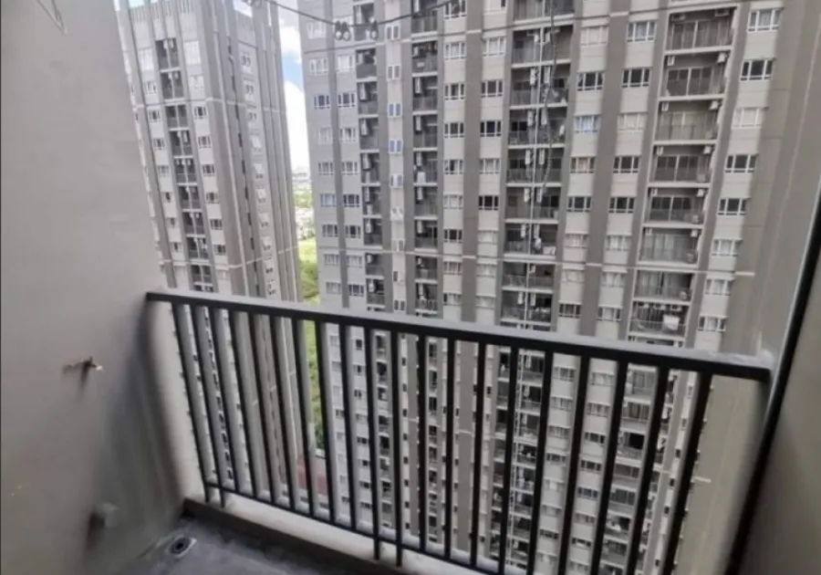 For rent Manor Sanam Naam river view and garden Good furniture, electrical appliances. Don't miss out on booking at this price.