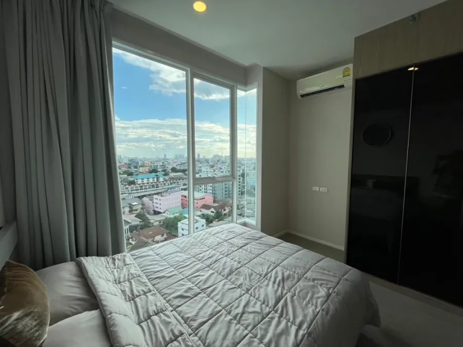 Urgent sale!! Condo De Lapis Charan 81, 21st floor, beautiful room, fully furnished, ready to move in. Reserve now!!
