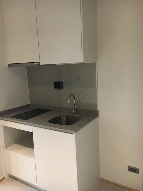 Sell Whizdom Station Ratchada-Thapra, empty room, 1 bedroom, 1 bathroom, decorated as you like, high floor, do not wait to buy