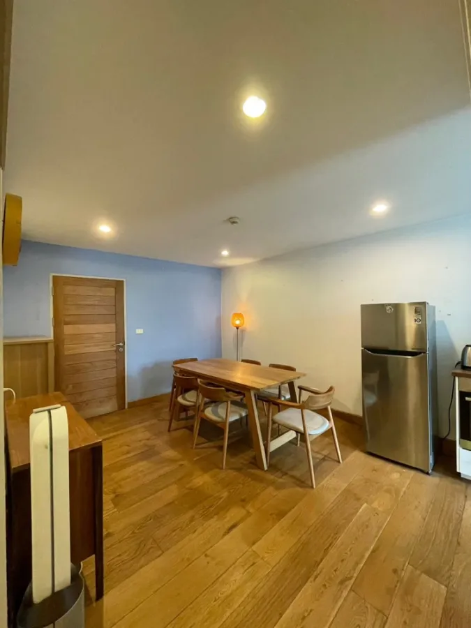 Condo for rent, The Niche Sukhumvit 49, nicely decorated room, furnished, good electrical appliances Hurry up to reserve before you miss it.