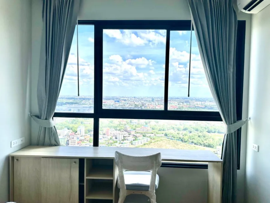 For rent, Common TU, 30th floor, high floor, good view, comes with full decoration. Carry your bag and move in.