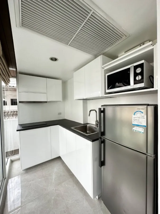 Condo for sale: Focus On Saladaeng, large spacious room. Premium grade furniture Complete electrical appliances. Book now.