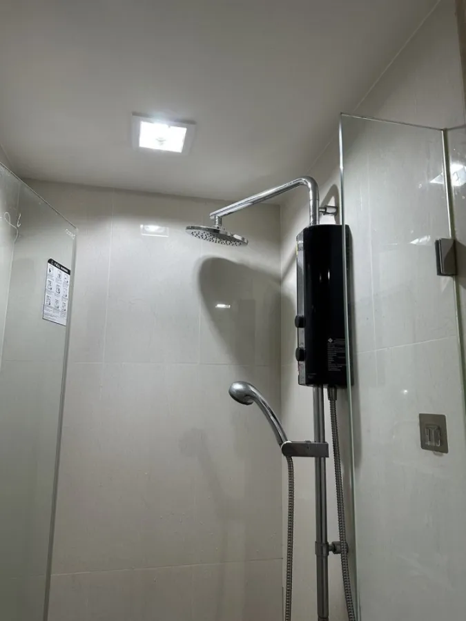 Urgent sale!! Condo Metro Luxe Kaset, 3rd floor, Building B, fully furnished room, good price, ready to move in, hurry and reserve now!!