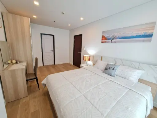 Urgent sale!! Condo Le Luxe Condominium, good atmosphere, shady, excellent location, near department stores. Book now!!