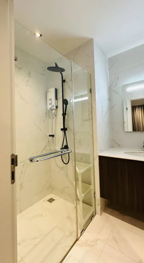 Selling U Charoen Residence Town in Town, a minimalist condo with a private atmosphere. Ready to move in.