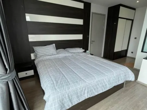 For rent: Rhythm Ekkamai, 22nd floor, amazing city view. Fully furnished, very livable. If you miss it, you will regret it.