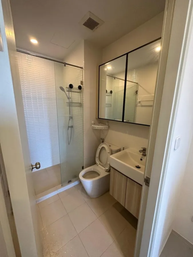 For rent Chewathai Kaset Nawamin, lots of usable space. Decorated in white tones Complete electrical appliances. Hurry. ​