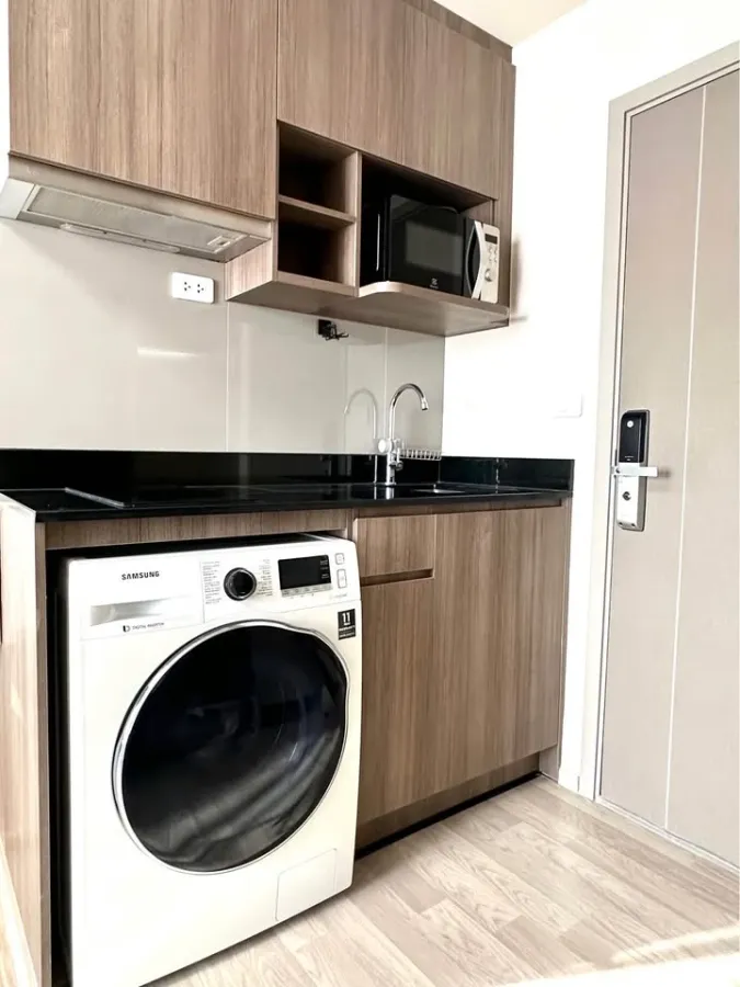 For rent: IDEO MOBI SUKHUMVIT EAST POINT, duplex unit located on the 11th-12th floor, fully furnished. Book now!