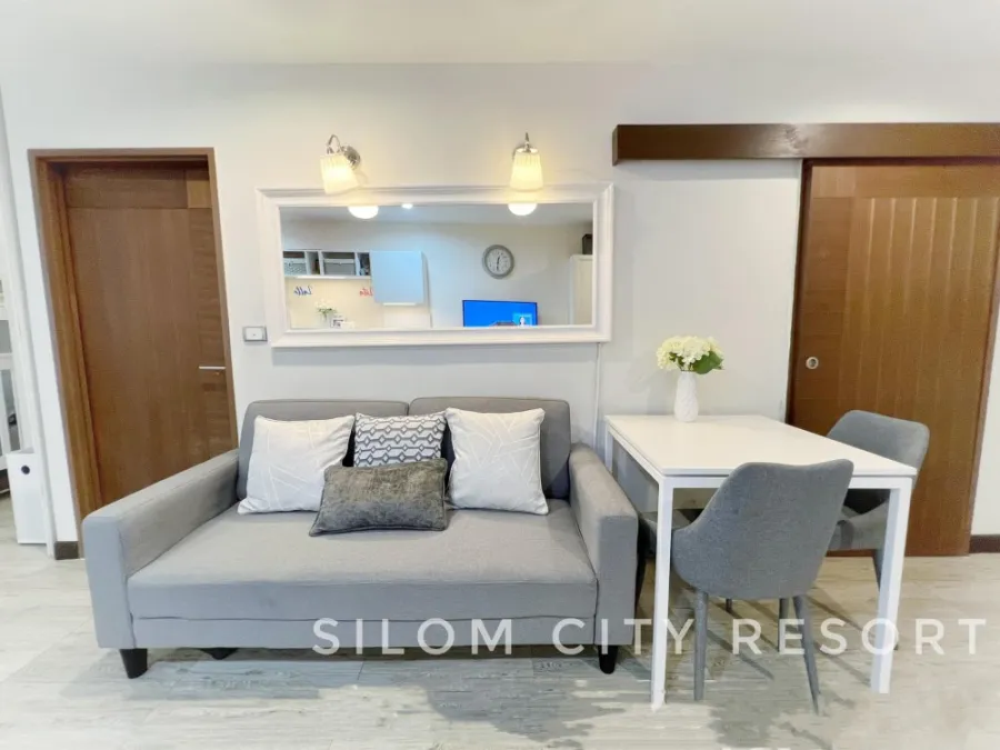 Condo for sale, Silom City Resort, 5th floor, beautiful room, near BTS, convenient transportation, ready to move in, worth investing in, don't miss it!!