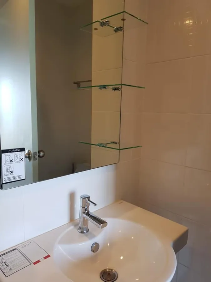 Condo for sale, Ideo Sathorn Thapra, nice room, spacious size, fully furnished, high floor, beautiful view, great price, don't miss it