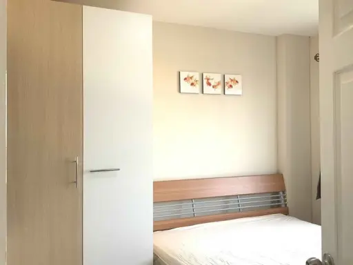For sale Lumpini Town Bodindecha-Ramkhamhaeng. The room is simply decorated. Complete set of furniture Good like this, reserve now.