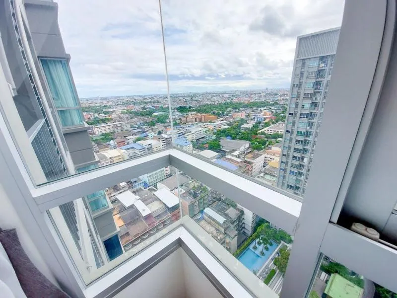 For rent U Delight @ Talat Phlu Station, corner room, very private Decorated a minimal room, very nice to move.