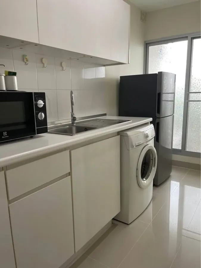 For rent: Life @ Ladprao 18, 1 bedroom, 1 bathroom, 8th floor, good location, fully furnished, beautiful city view, no blocking, reserve now!